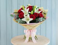 Букет цветов из:  Лилии и Розы #REPLACE_PRED# Сафоново Мурманской области