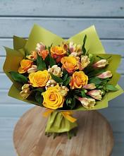 Букет цветов из:  Альстромерии и Розы в Сафоново Мурманской области