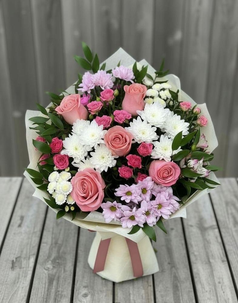 Букет цветов из: Альстромерии, Гвоздики, Розы и Хризантемы в Сафоново Мурманской области