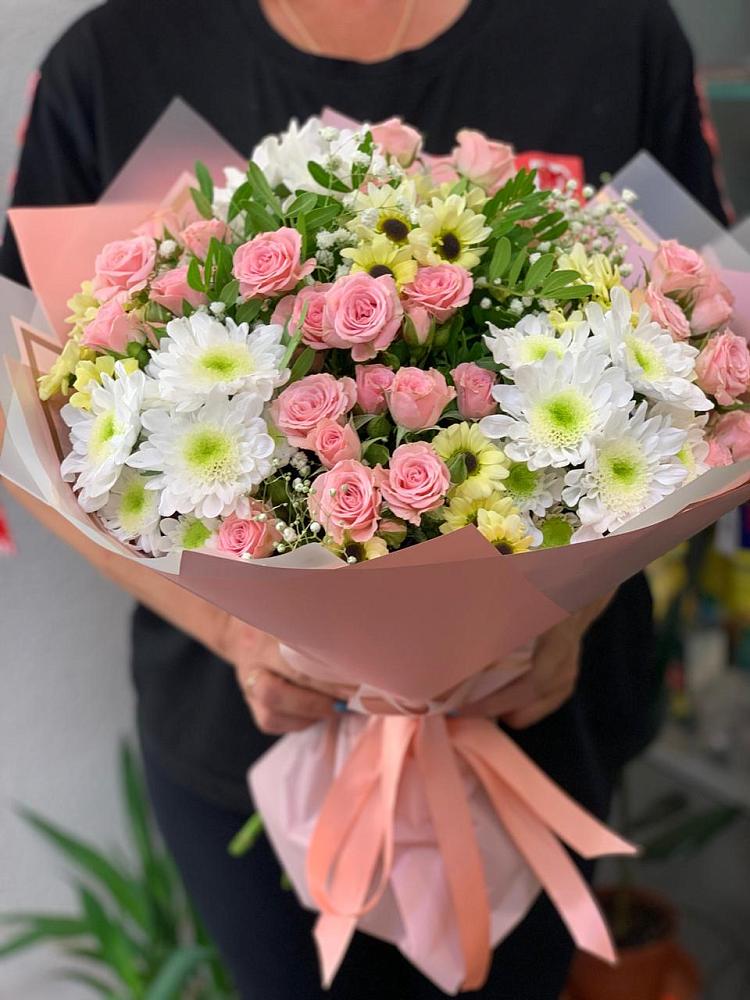 Букет цветов из: Розы и Хризантемы в Сафоново Мурманской области