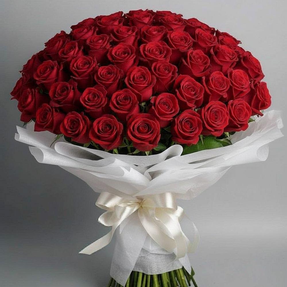 Букет 101 Красная роза Блэк Мэджик в Сафоново Мурманской области