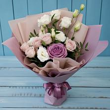 Букет цветов из:  Розы и Лизиантусы в Сафоново Мурманской области