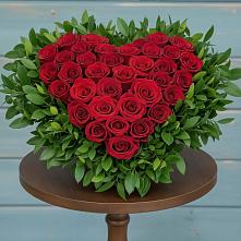 Цветочная композиция из Розы в виде сердца в Сафоново Мурманской области