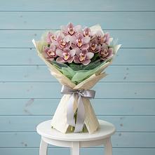 Букет цветов из:  Орхидеи и Розы в Сафоново Мурманской области