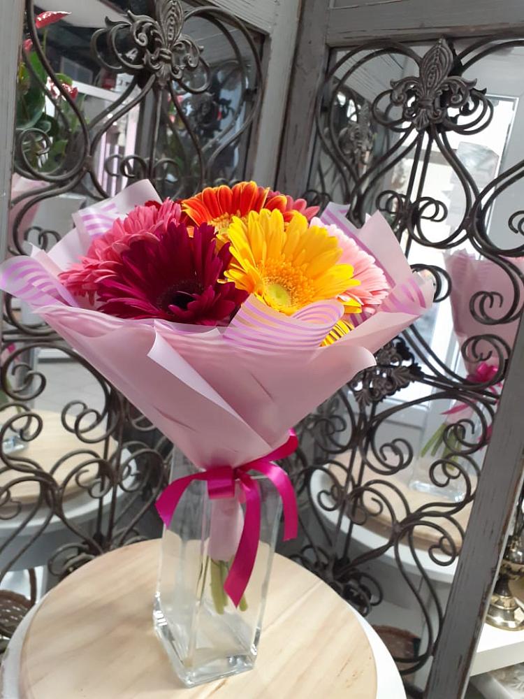 Букет цветов из: Герберы в Сафоново Мурманской области