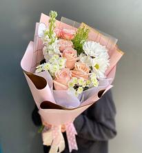 Букет цветов из:  Хризантемы и Розы в Сафоново Мурманской области