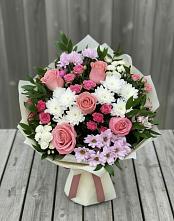Букет цветов из:  Альстромерии, Гвоздики, Розы и Хризантемы в Сафоново Мурманской области