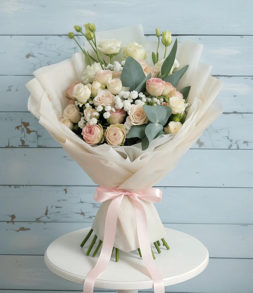 Букет цветов из: Розы и Лизиантусы в Сафоново Мурманской области