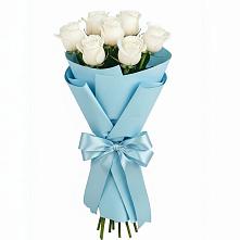 Букет 7 белых роз Проуд в Сафоново Мурманской области