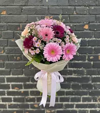 Букет цветов из:  Герберы и Хризантемы в Сафоново Мурманской области
