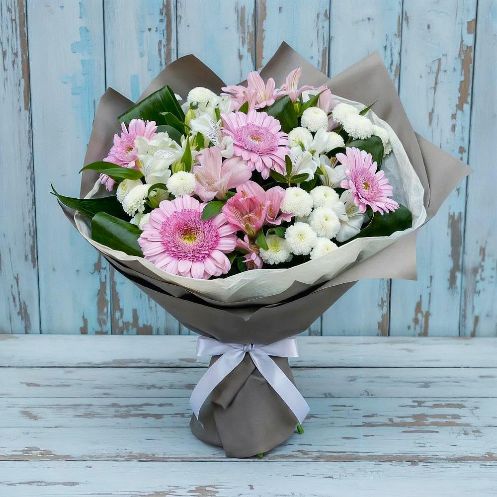 Букет цветов из: Герберы, Альстромерии и Хризантемы в Сафоново Мурманской области