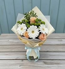 Букет цветов из:  Герберы, Розы и Хризантемы в Сафоново Мурманской области