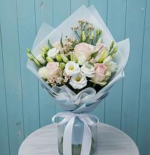 Букет цветов из:  Розы и Лизиантусы в Сафоново Мурманской области