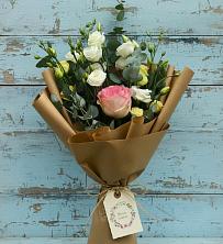 Букет цветов из:  Розы и Лизиантусы в Сафоново Мурманской области
