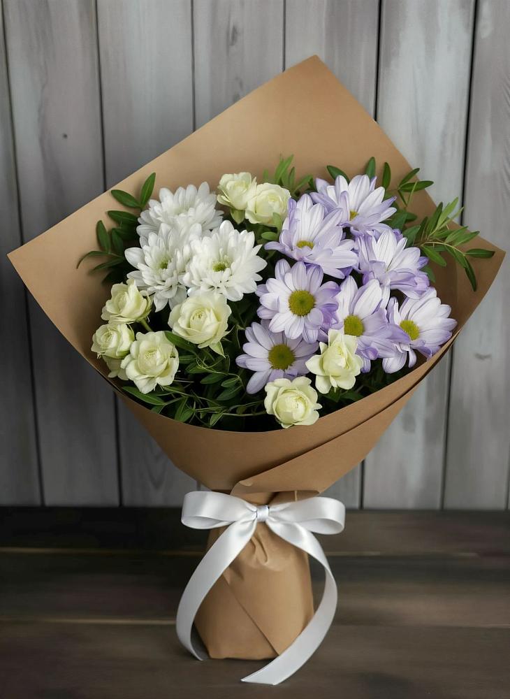 Букет цветов из: Хризантемы и Розы в Сафоново Мурманской области