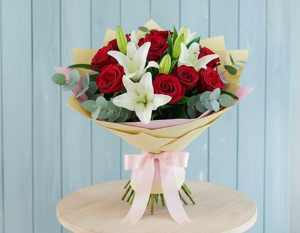 Букет цветов из: Лилии и Розы в Сафоново Мурманской области